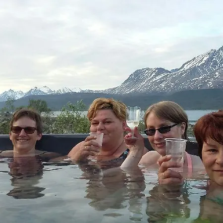 Homestay Lyngen Lodge *
